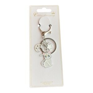 Chloe Accessory Women's Silver White Luna Cat Moon Star Metal Enamel Key Chain